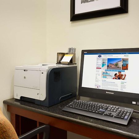 Hampton Inn Wichita-East Zewnętrze zdjęcie