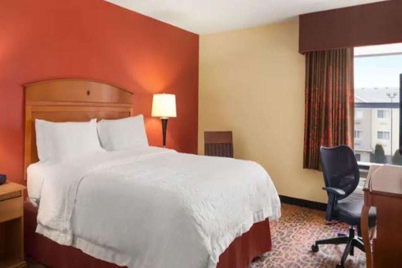 Hampton Inn Wichita-East Zewnętrze zdjęcie