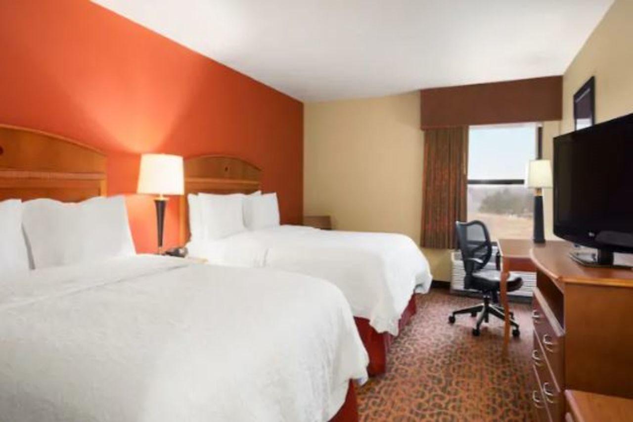 Hampton Inn Wichita-East Zewnętrze zdjęcie