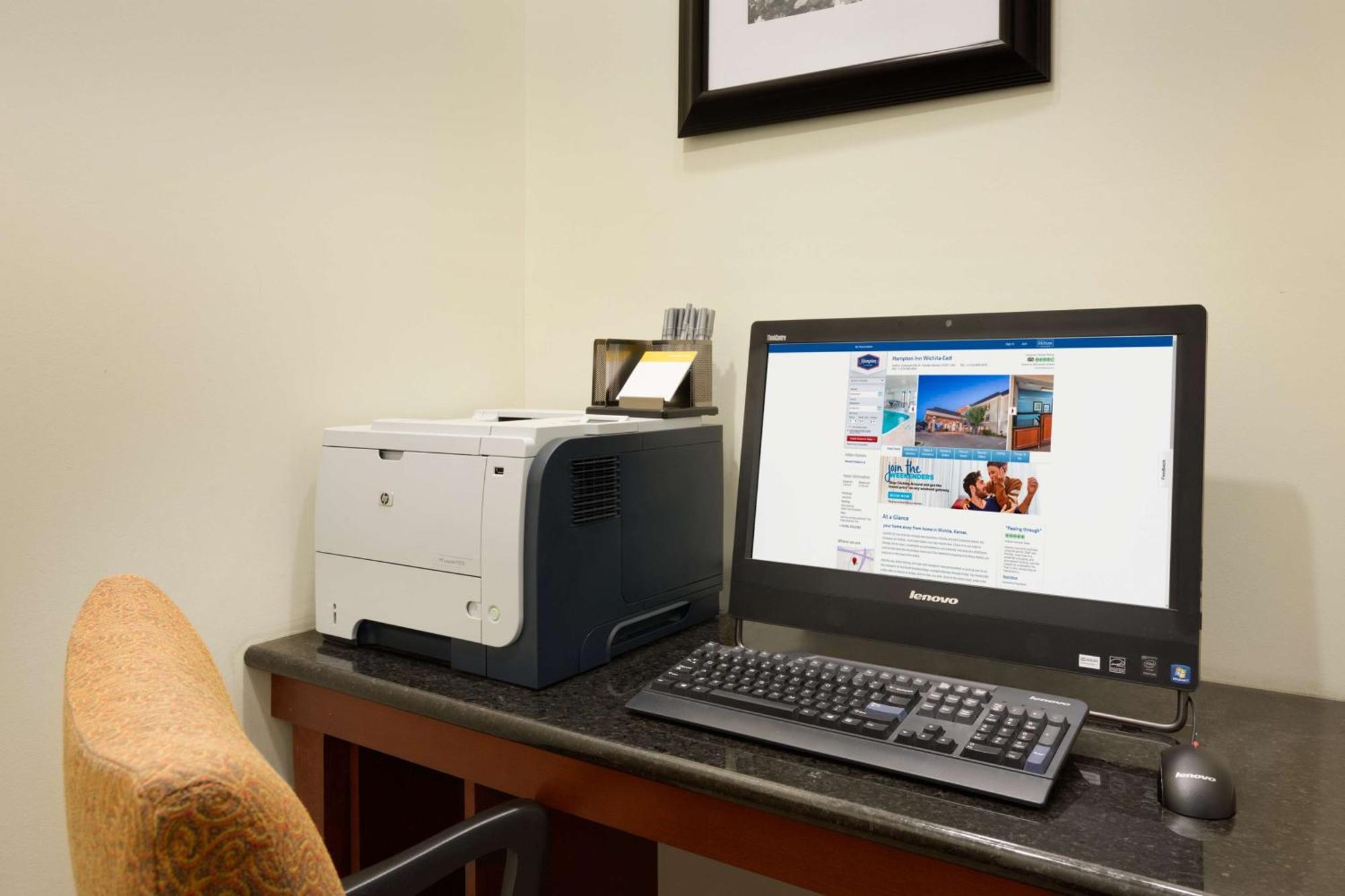 Hampton Inn Wichita-East Zewnętrze zdjęcie
