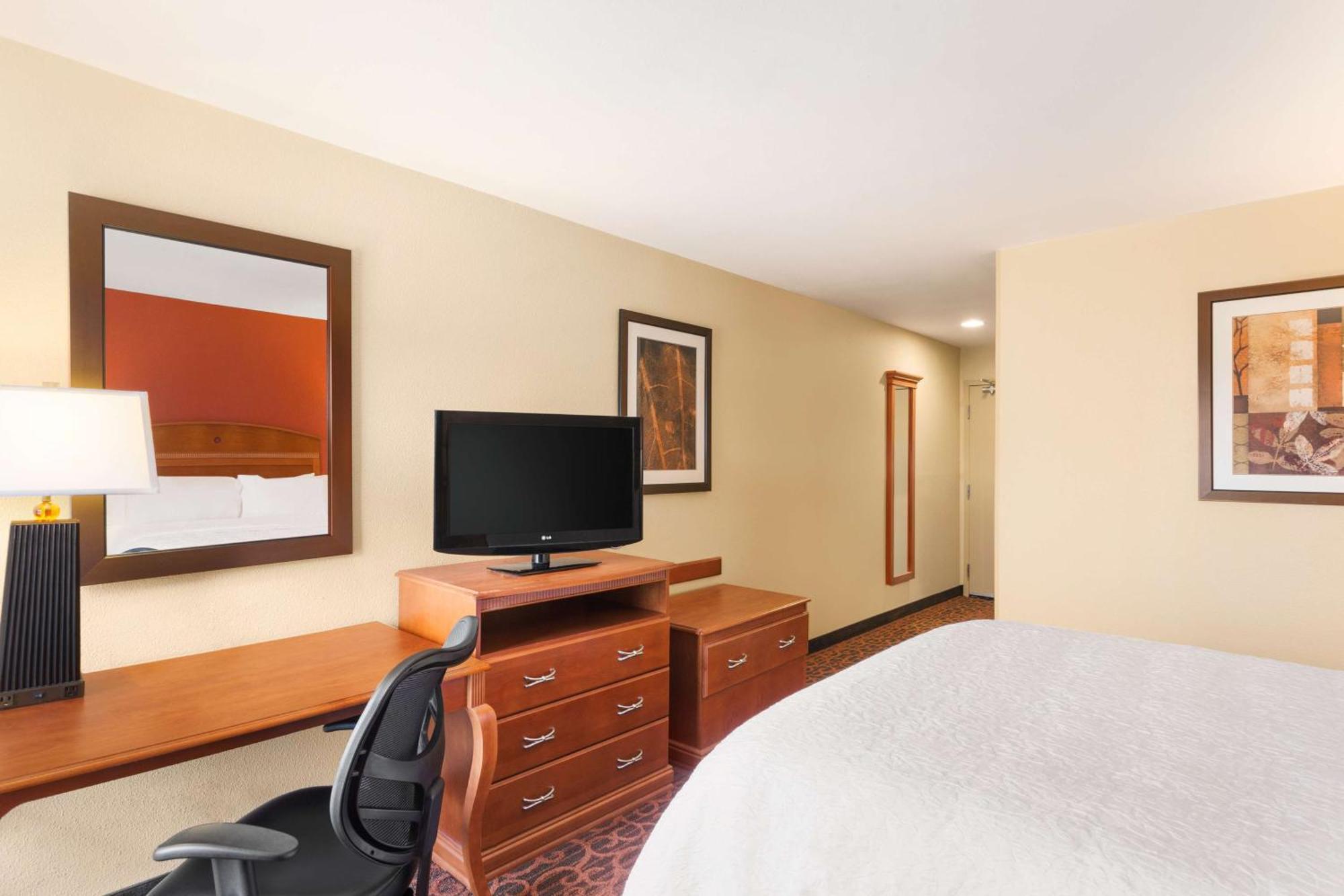 Hampton Inn Wichita-East Zewnętrze zdjęcie