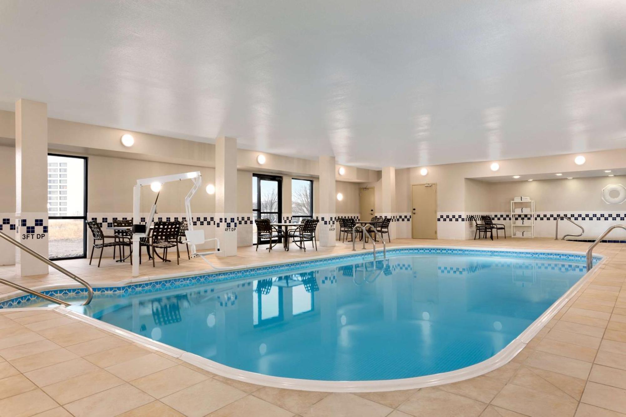 Hampton Inn Wichita-East Zewnętrze zdjęcie