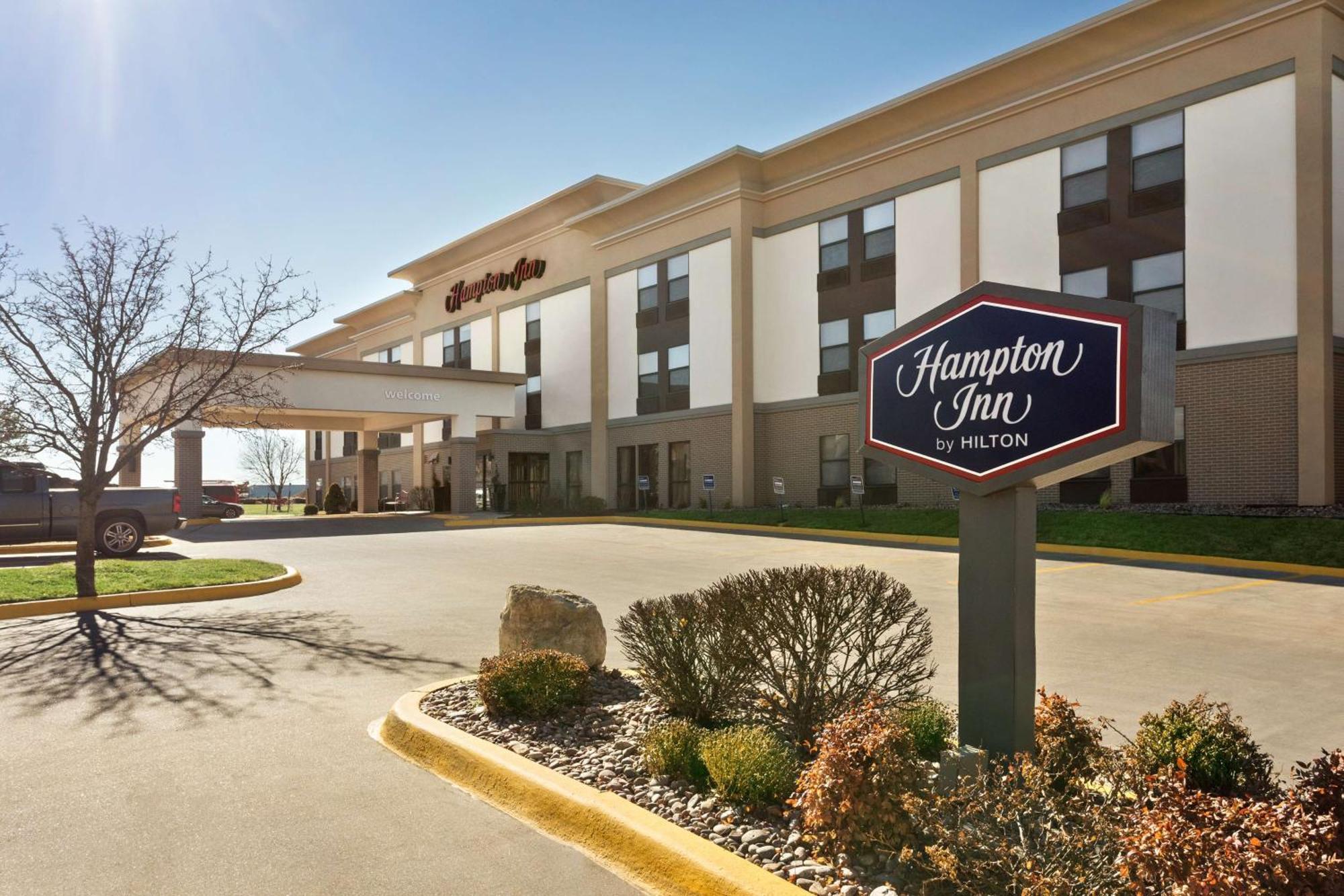 Hampton Inn Wichita-East Zewnętrze zdjęcie