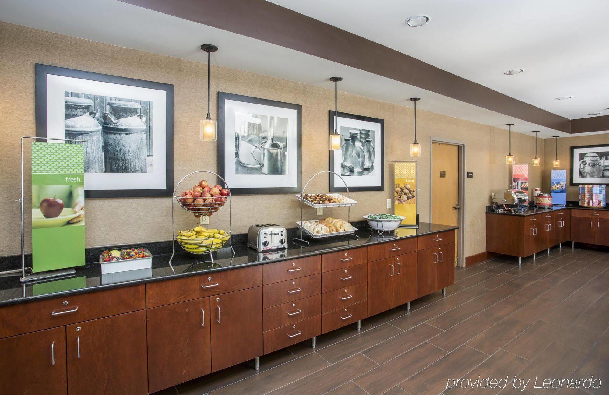 Hampton Inn Wichita-East Zewnętrze zdjęcie
