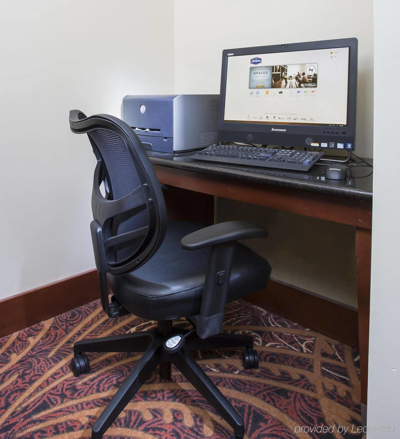 Hampton Inn Wichita-East Zewnętrze zdjęcie