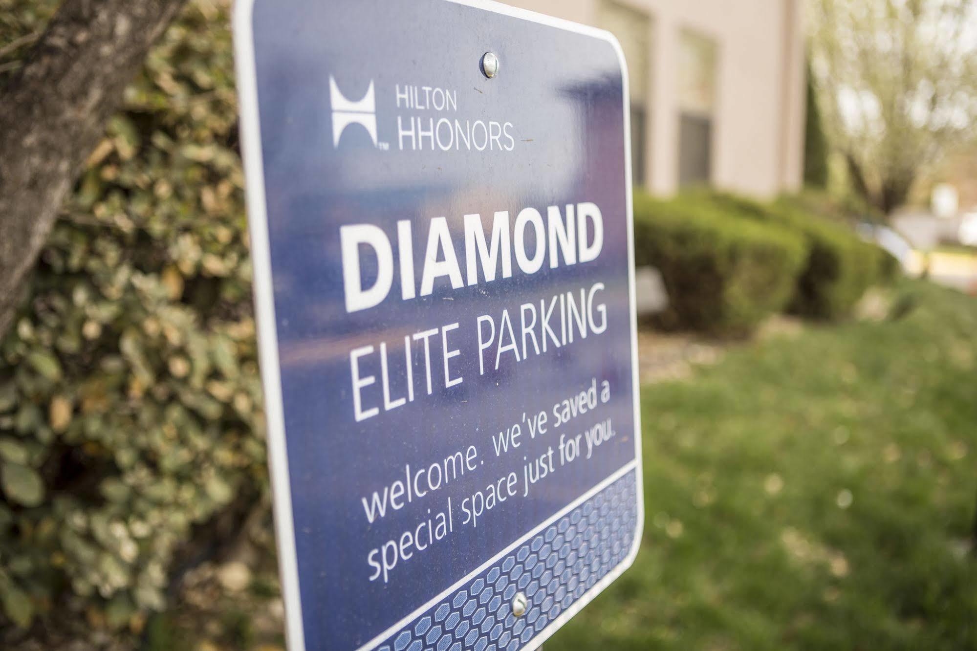 Hampton Inn Wichita-East Zewnętrze zdjęcie
